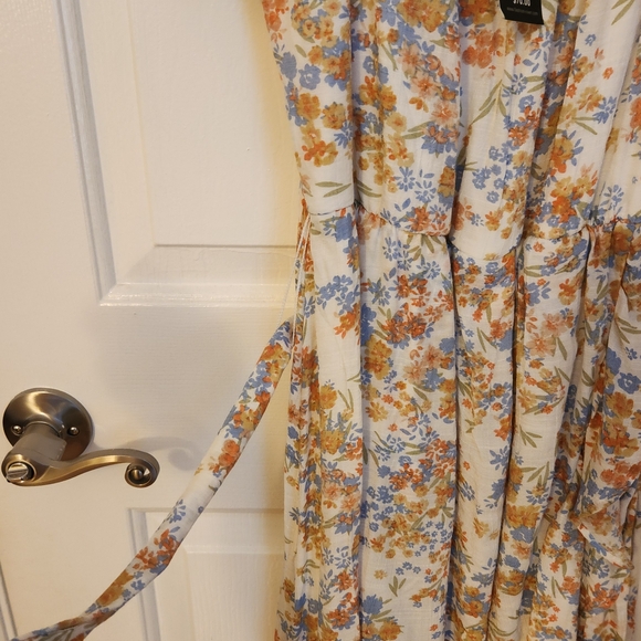 Floral Print Maxi Dress - Picture 8 of 11